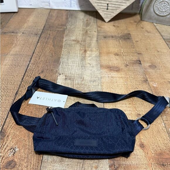 ATHLETA EXCURSION CROSSBODY BELT BAG NWT - Picture 8 of 8